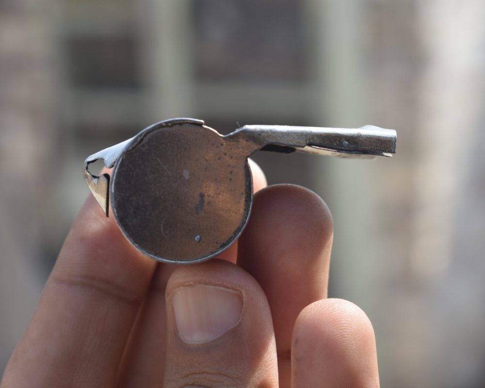 This is an old whistle in the hand.  This is the most beautiful whistle in the hand of man. Rare whistle in the hand of man.
New style whistle.